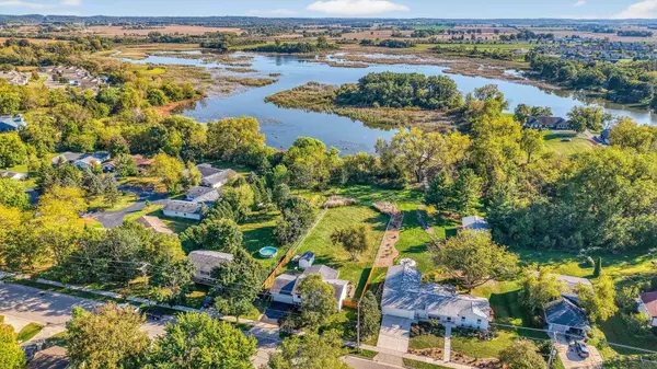 637 E CLAY STREET, Whitewater, WI 53190