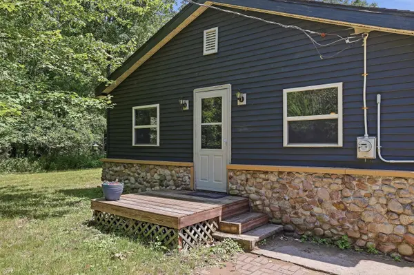 7195 BOELTER LAKE COURT, Almond, WI 54909