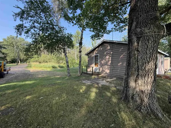 10379 NORTH LAKE ROAD, Amherst Junction, WI 54407