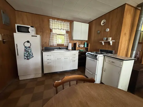 10379 NORTH LAKE ROAD, Amherst Junction, WI 54407