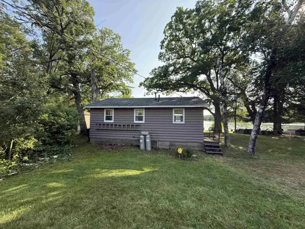 10379 NORTH LAKE ROAD, Amherst Junction, WI 54407