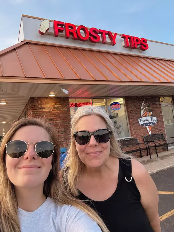 Young's Yums: Frosty Tips ,Sara Latta-Young