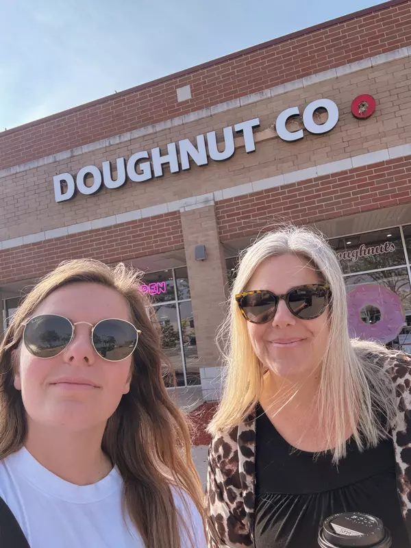 Young's Yums: Doughnuts Co. ,Sara Latta-Young