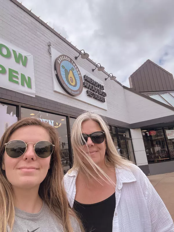 Young's Yums: Avocado Theory,Sara Latta-Young