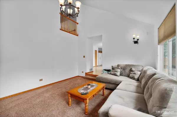 2912 Indian Springs CT, Joliet, IL 60435