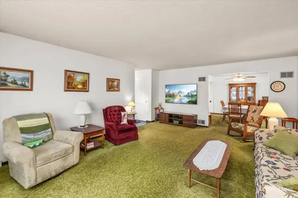 15304 S Indian Boundary Line RD, Plainfield, IL 60544