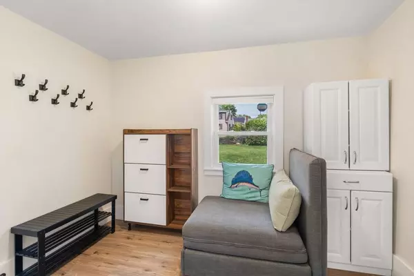 13 Darling Street, Acushnet, MA 02743