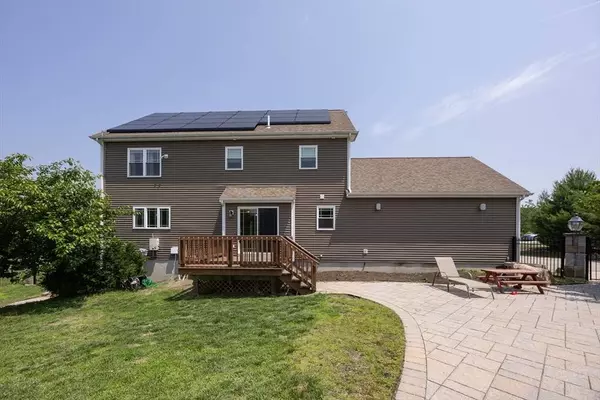 51 Glenside Drive, Blackstone, MA 01504