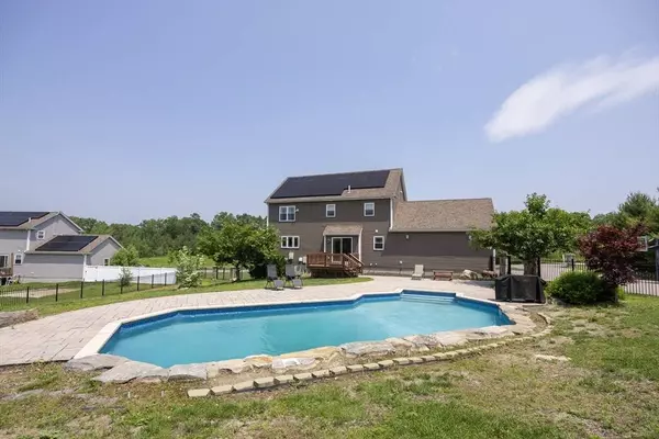 51 Glenside Drive, Blackstone, MA 01504