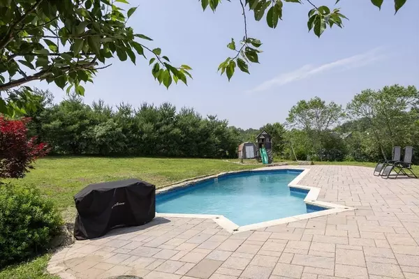 51 Glenside Drive, Blackstone, MA 01504