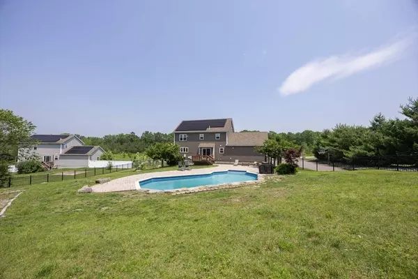 51 Glenside Drive, Blackstone, MA 01504