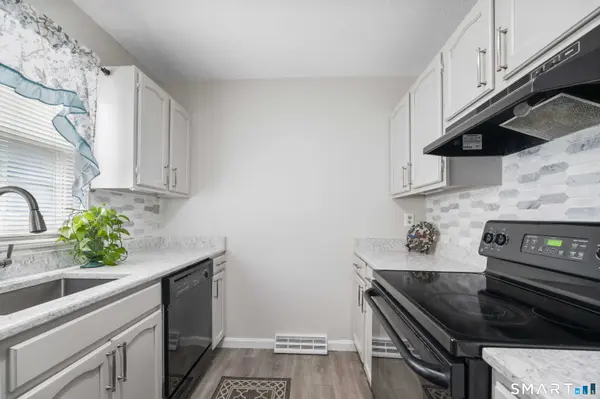 9 The Hamlet Unit C #C, Enfield, CT 06082