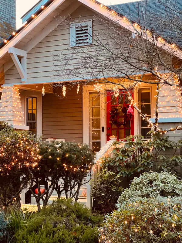 Old West Side Longview, WA Holiday Magic: A Winter Story in Washington’s Most Charming Neighborhood,HOME REAL ESTATE Gena Graham