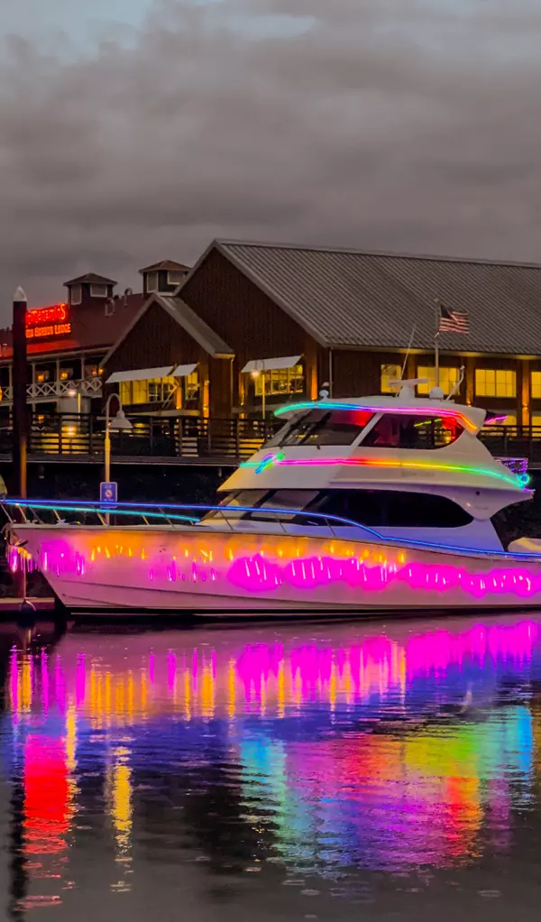 A Columbia River Holiday Tradition: Kalama’s 2025 Christmas Ships Parade Brought to you by the Longview Yacht Club,HOME REAL ESTATE Gena Graham