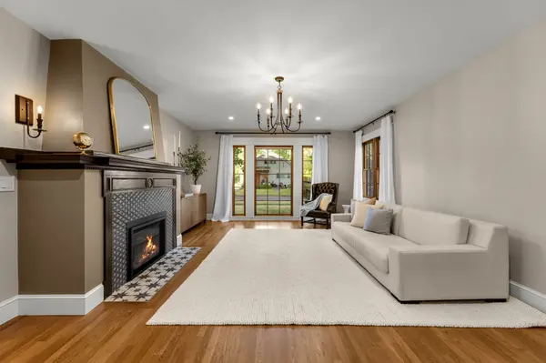 A House with a Story: The Art of Living Well on Longview’s Old West Side 1628 22nd Ave