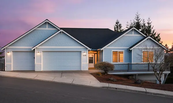 125 Ship Watch Circle Kalama WA | Columbia River View Home for Sale in River Watch Estates