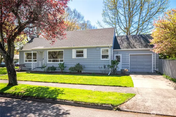 2225 Larch ST, Longview, WA 98632