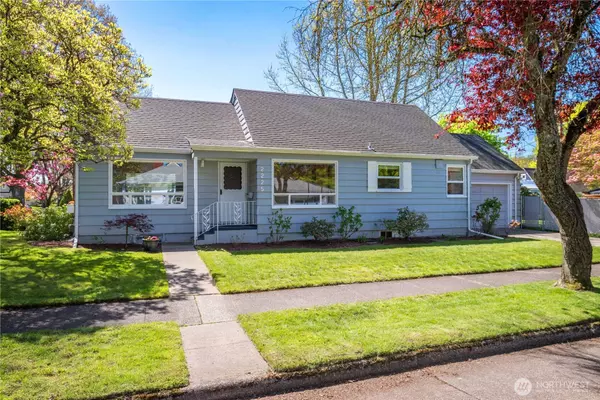 2225 Larch ST, Longview, WA 98632