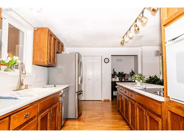 194 COLE RD, Kelso, WA 98626