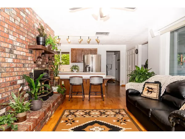 194 COLE RD, Kelso, WA 98626