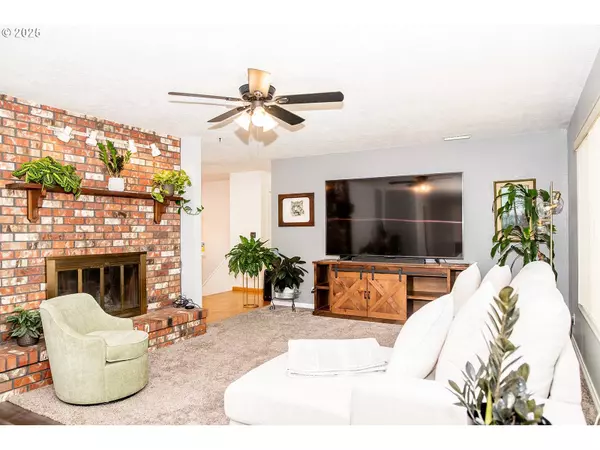 194 COLE RD, Kelso, WA 98626