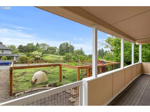 272 MILITARY RD, Kalama, WA 98625