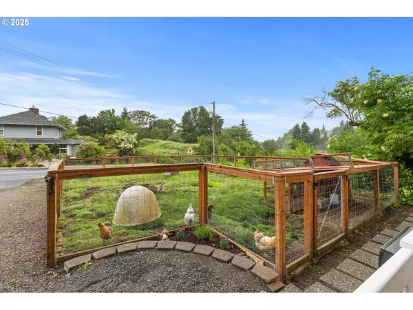 272 MILITARY RD, Kalama, WA 98625