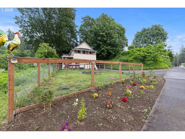 272 MILITARY RD, Kalama, WA 98625