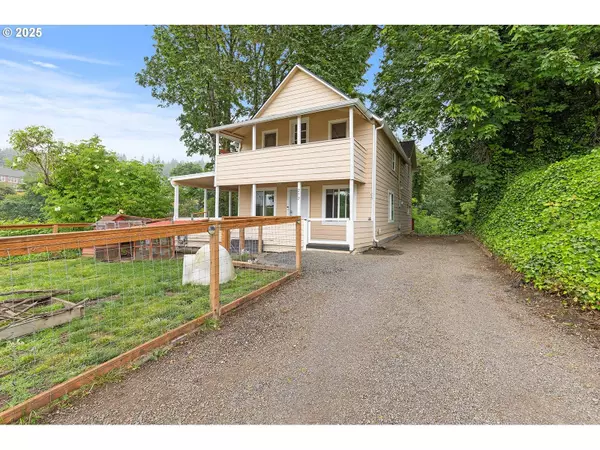 272 MILITARY RD, Kalama, WA 98625