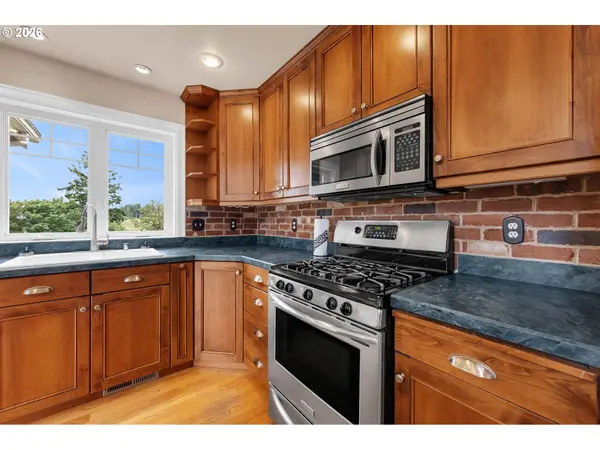166 RIVERSCAPE RD, Kalama, WA 98625