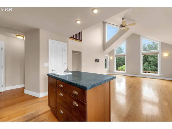 166 RIVERSCAPE RD, Kalama, WA 98625