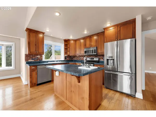 166 RIVERSCAPE RD, Kalama, WA 98625