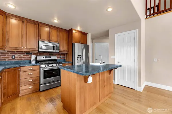 166 Riverscape RD, Kalama, WA 98625
