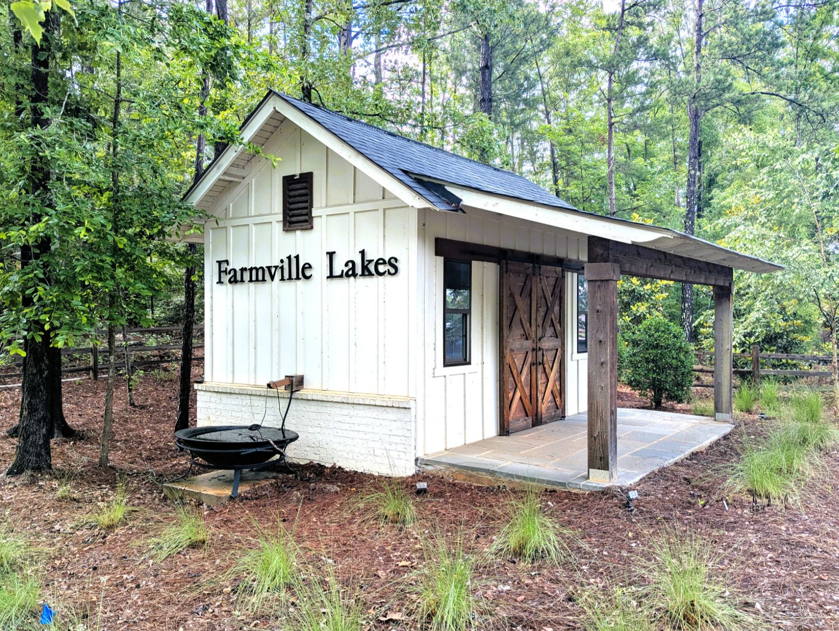 Farmville Lakes neighborhood in Auburn Alabama