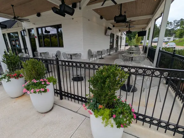 feature image of Best Patios, Outdoor Dining &amp; Summer Hangout Spots in Auburn &amp; Opelika