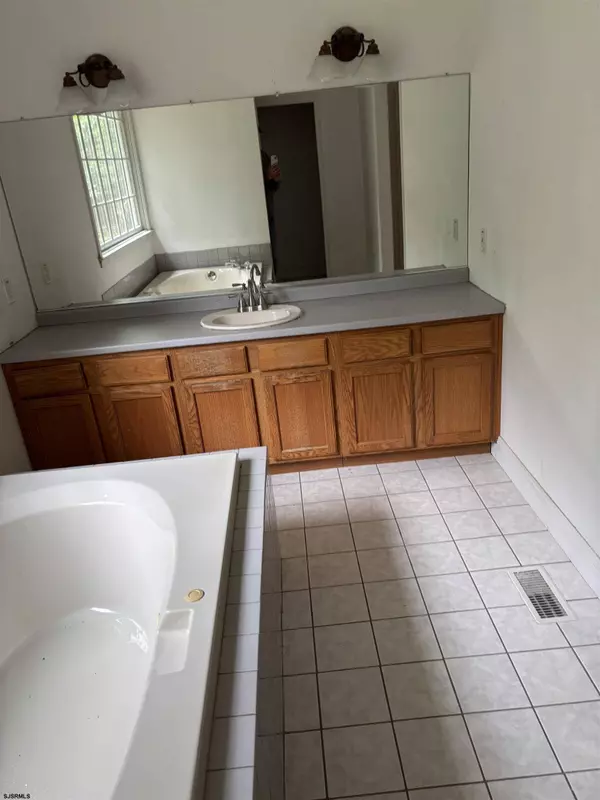 135 Walkers Forge Rd Road, Mays Landing, NJ 08330