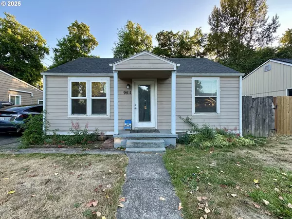 9511 NE GERTZ CIR, Portland, OR 97211