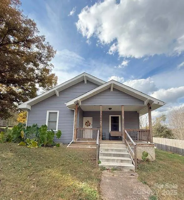 204 Shelby ST, Hickory, NC 28601