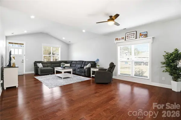 3157 Delaware DR, Denver, NC 28037