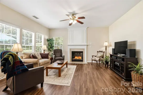 5555 Cambridge Bay DR, Charlotte, NC 28269