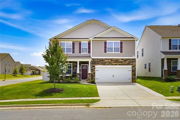 108 Giant Oak AVE