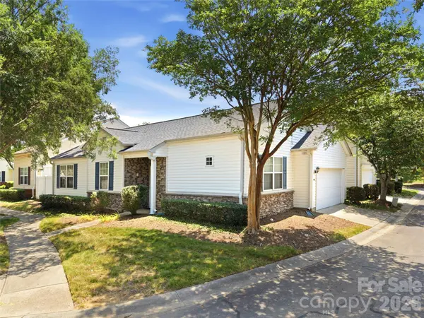 9035 Meadowmont View DR, Charlotte, NC 28269