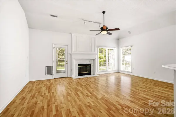2604 Lamp Post LN, Kannapolis, NC 28081