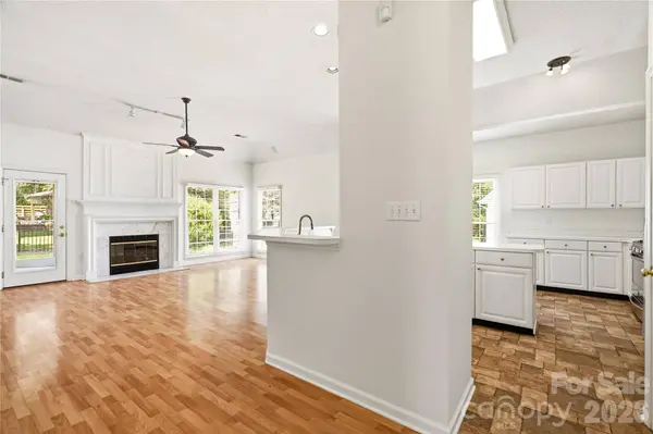 2604 Lamp Post LN, Kannapolis, NC 28081