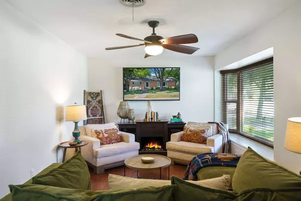 204 S Grove Road, Richardson, TX 75081