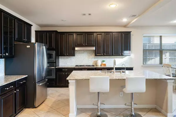 1009 Chickasaw Drive, Carrollton, TX 75010