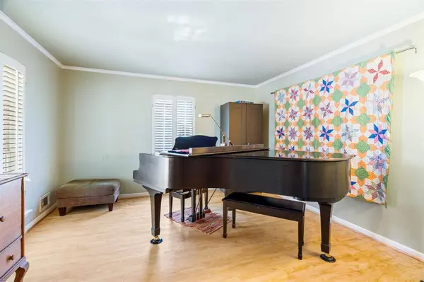 422 Ridge Crest Drive, Richardson, TX 75080