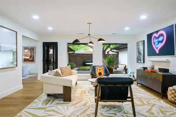 7423 Tangleglen Drive, Dallas, TX 75248