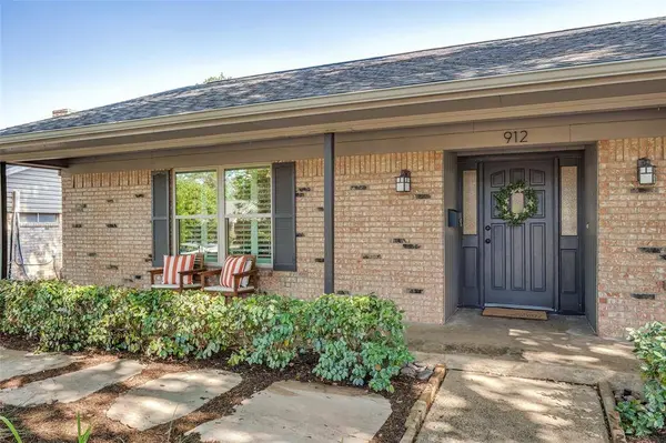 912 Vinecrest Lane, Richardson, TX 75080