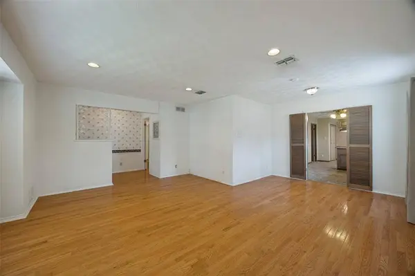 813 Brookhurst Drive, Richardson, TX 75080